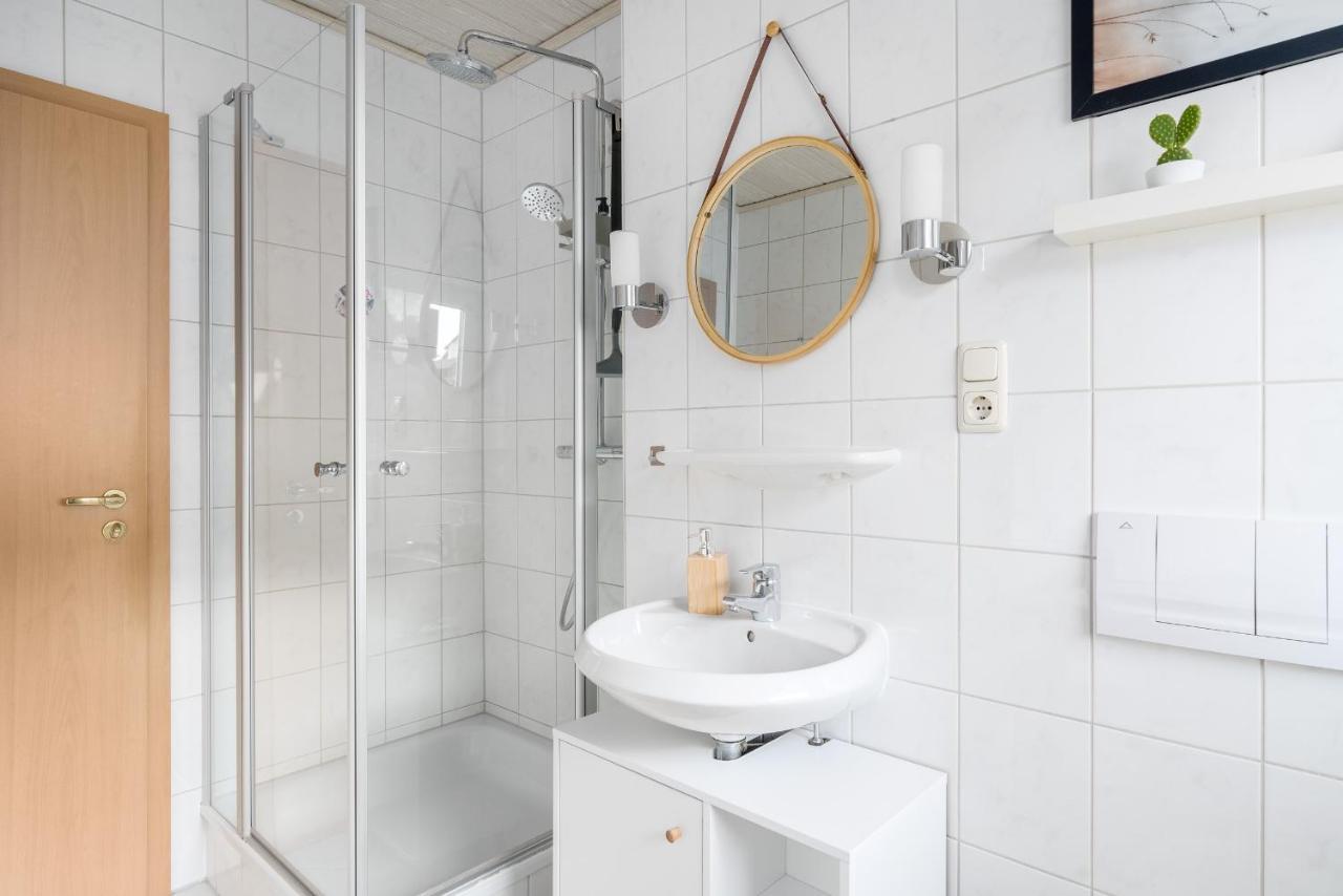 Harmony: Edersee Apartment - Sperrmauer - Lounge エクステリア 写真